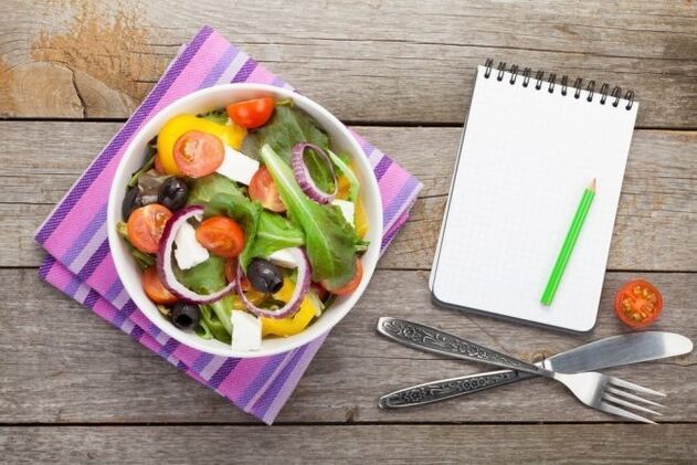 salades de légumes pour régimes cétogènes