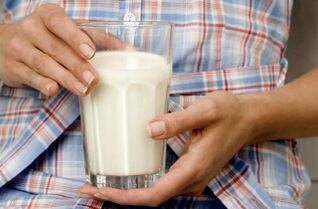 Une fille a perdu du poids avec du kéfir