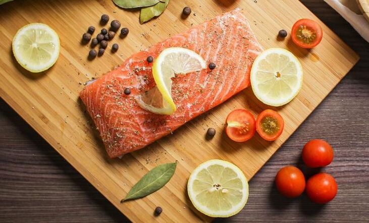 poisson avec des légumes pour perdre du poids pendant le régime