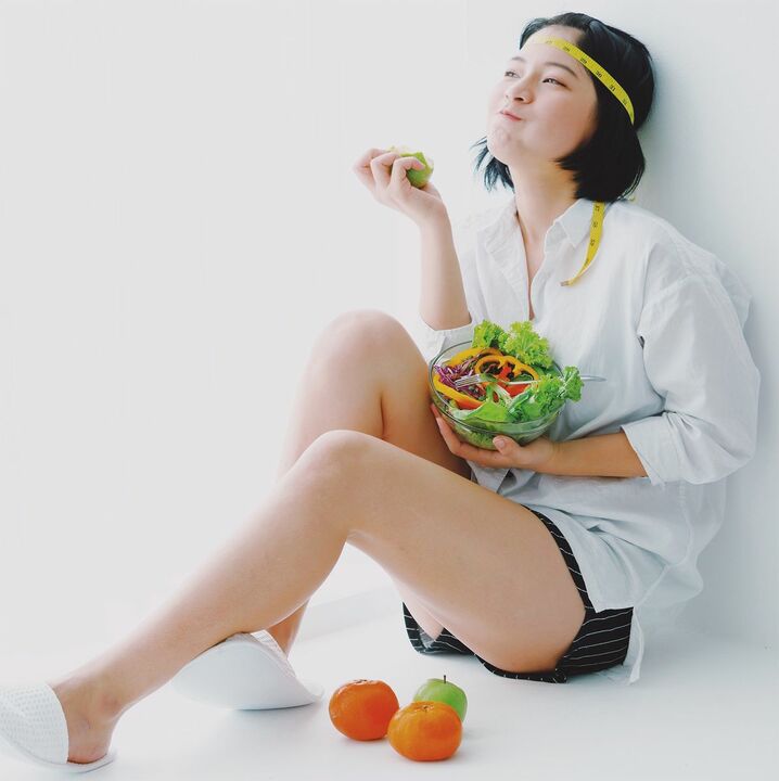 plats de salade de légumes frais régime japonais minceur